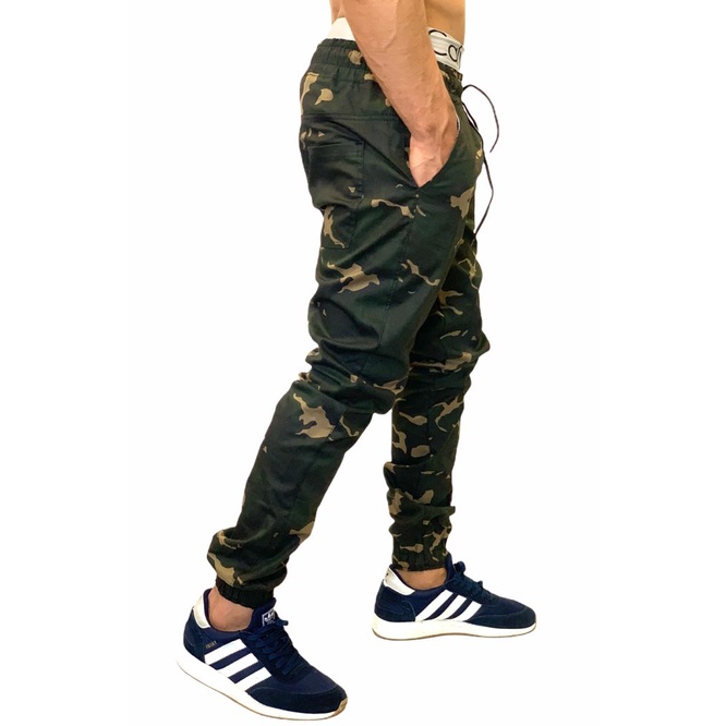 Estilo calça hot sale camuflada masculina