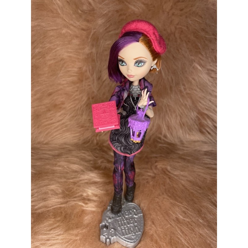 Boneca Ever After High Poppy o' Hair. LER A DESCRIÇÃO