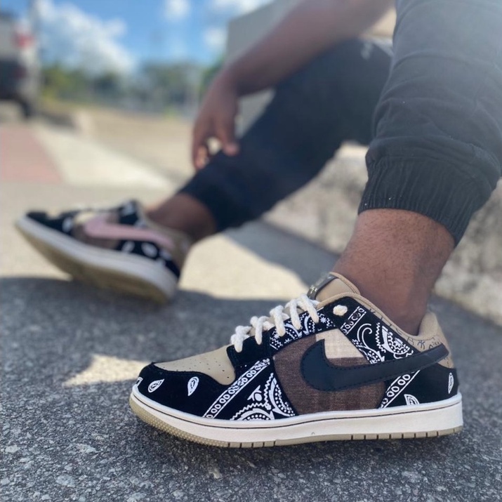 Travis scott store nike sb dunk