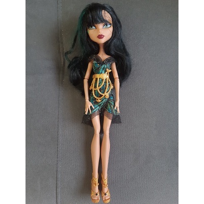 Boneca Usada Monster High - Cleo de Nile - Coleção Monstros, Câmara e Ação  - Original