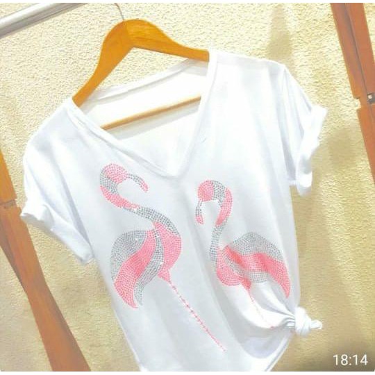 Camiseta Feminina Flamingo com detalhes em Pedraria 100704