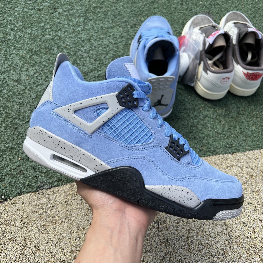 Carolina blue hot sale jordans 4