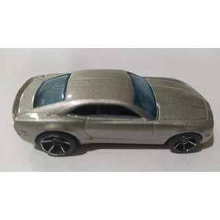 (4M-28-III) Hot Wheels Chevy Camaro Concept, 2007 First Editions (Miniatura ORIGINAL loose).