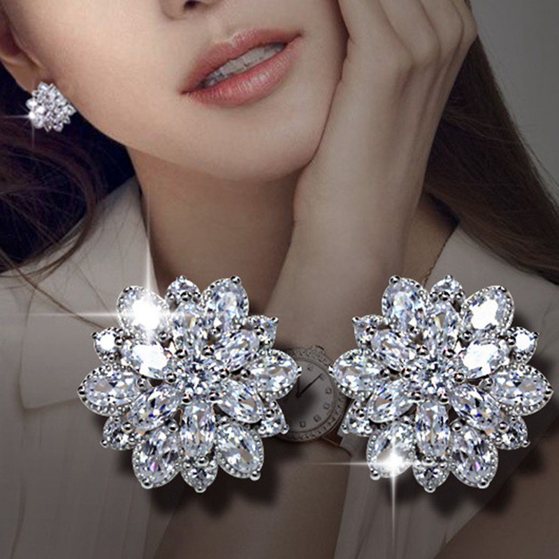 Deyanse Orecchini a lobo a fiocco di neve in argento, orecchini pendenti lunghi in argento Sterling 925 per Natale da donna, ipoallergenici, orecchini a goccia pendenti con zirconia, orecchini a lobo