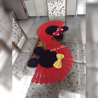 Caminho de mesa em crochê Mickey e Minnie