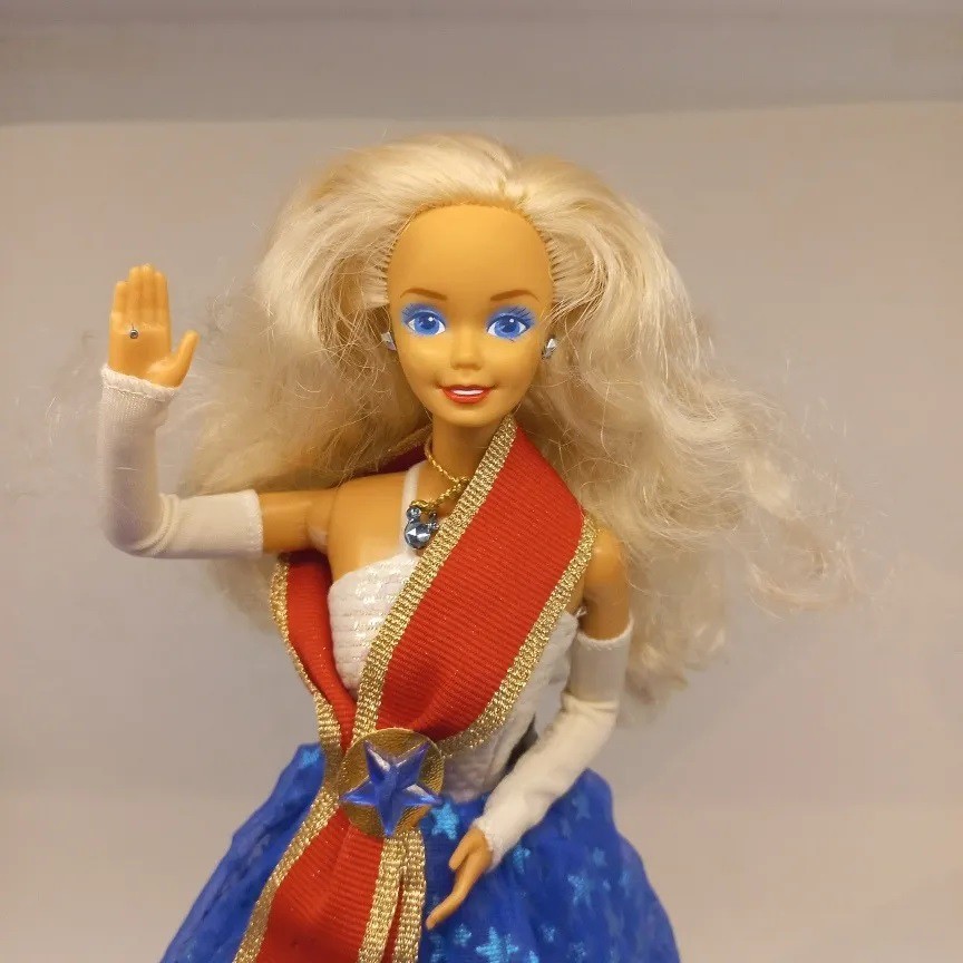 Barbie unicef 1989 hot sale