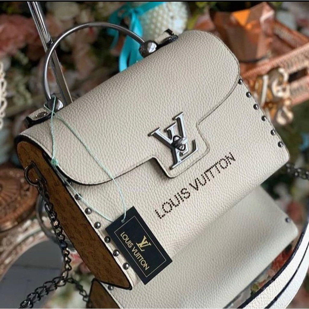 Bolsa Elegante Chamosa Louis Vuitton Baú de Mão e Alça Transversal