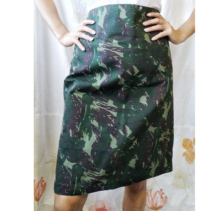 Saia best sale camuflada longa