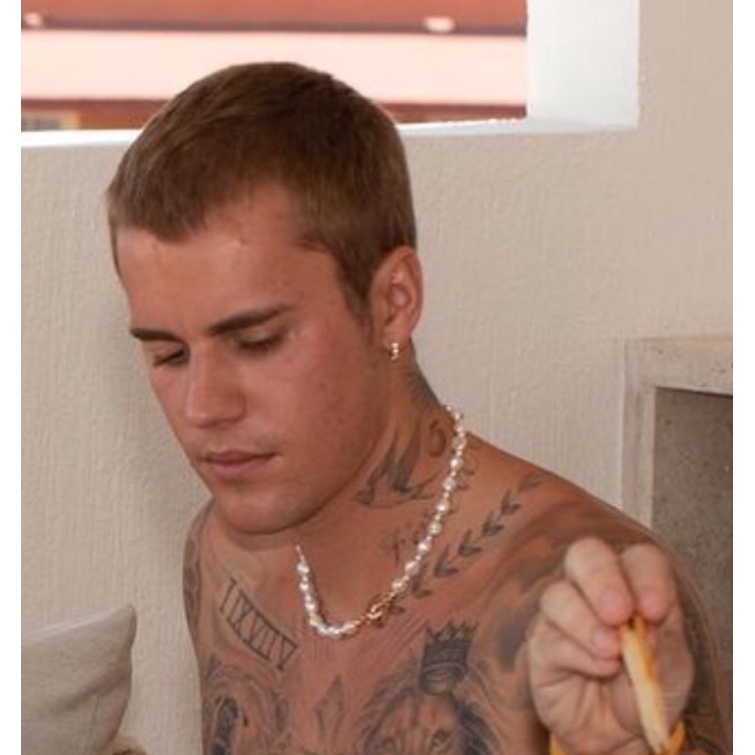 Colar/Choker de pérolas Justin Bieber (INSPIRAÇÃO)