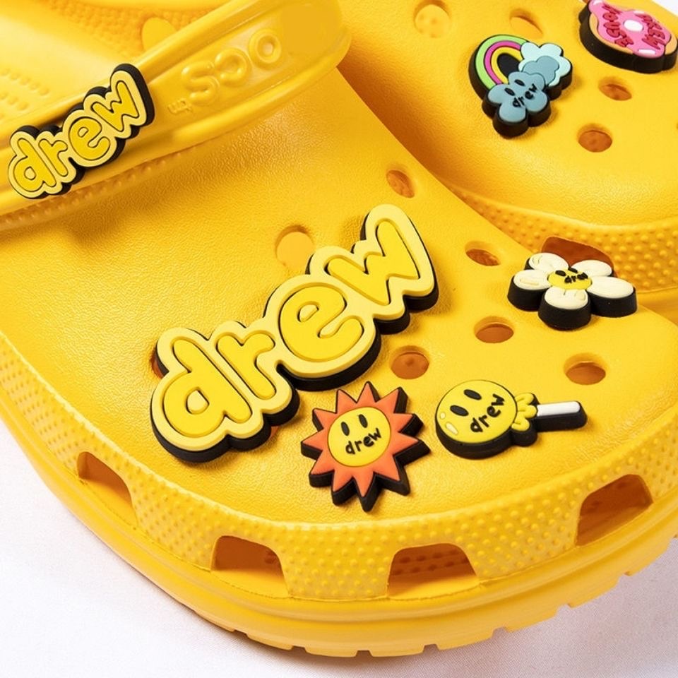 VEMMIO Hole Shoe Flowers DIY Accessories PVC Shoe Buckle Decorations for Woman and Man.