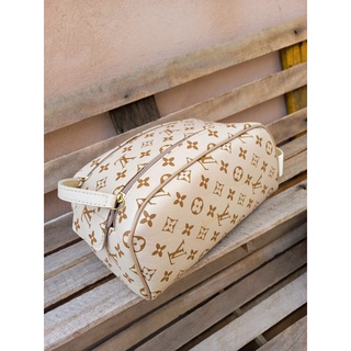 Necessaire bolsa de mão Louis Vuitton porta chuteira