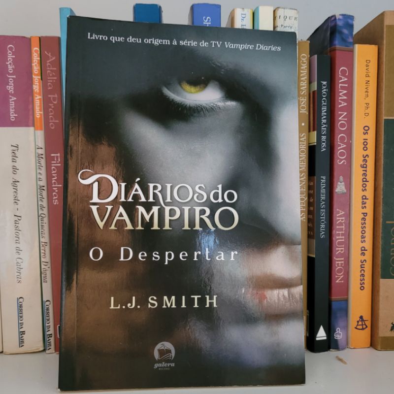 Livro - Diários Do Vampiro - O Despertar - Seminovo