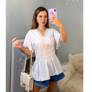 Blusa feminina dulto / com manga / detalhes em renda/com babado /ly6525