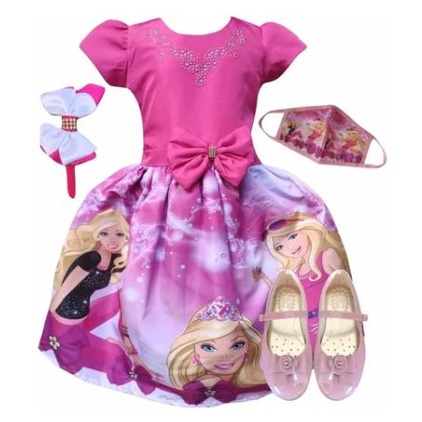 Vestido para Barbie feito com máscara