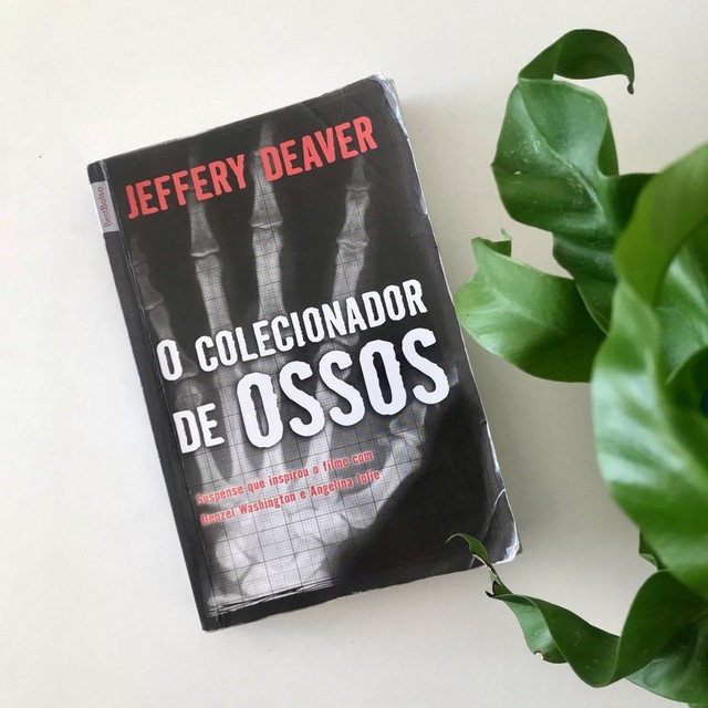 Livro - O colecionador de ossos | Shopee Brasil