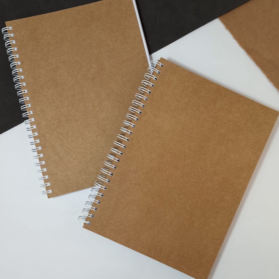 Caderno Ecológico 14x21cm (A5) Capa kraft 300g espiral Branca (ou wire-o)