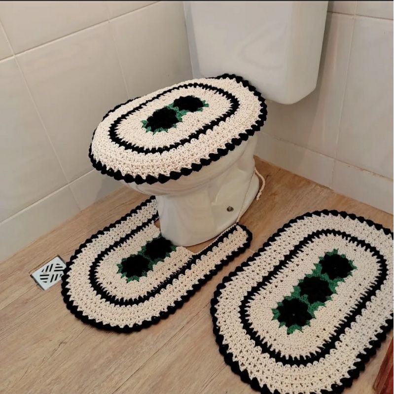 Kit Tapete Banheiro Crochê Flor Cores Variadas Jogo 3 Peças Bordado Fio Branco Decorado Neutro Colorido Artesanal