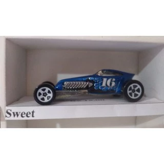 (28-3-26-III) Hot Wheels Sweet – Loose.