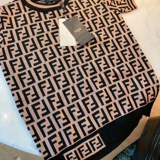Fendi Suéter mangas curtas com logo  Roupas, Blusas femininas, Roupas  elegantes