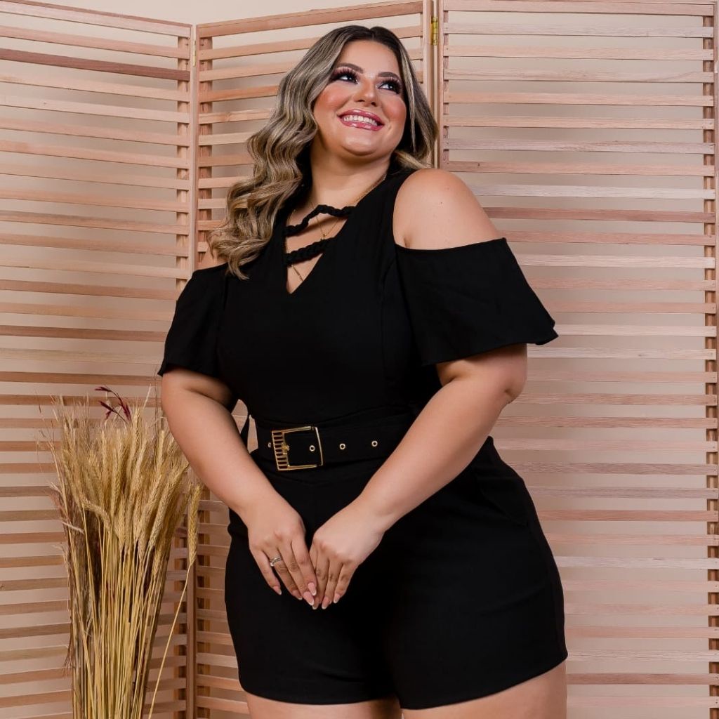 Macaquinho Plus Size com Cinto Roupa Feminina Moda Plus Size