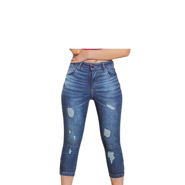 Calça Capri em Jeans com Botões no Cós e Puído na Perna Azul