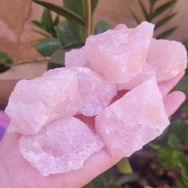 Pedra Quartzo Rosa Bruta Natural - Unidade | Shopee Brasil