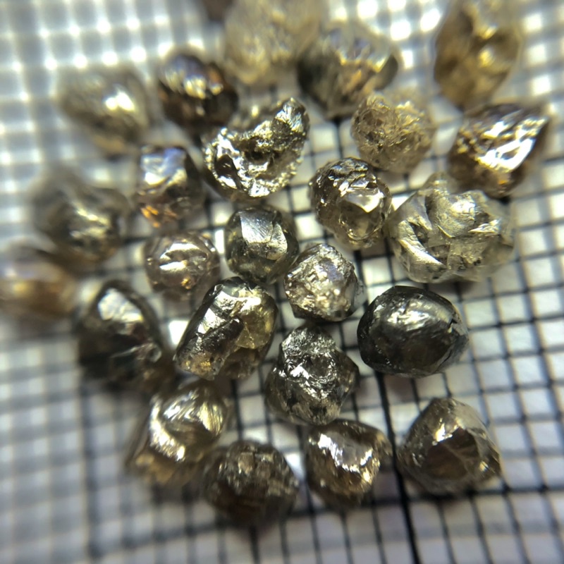 1 Diamante Bruto Natural de 3-4mm Champagne para Coleção ou Confecção de jóias sem lapidação