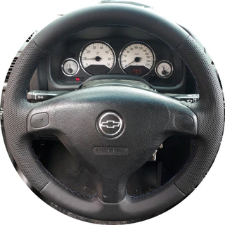 Capa De Volante Costurada Astra