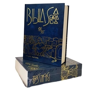 Biblia Sagrada Edicao Pastoral Azul Grande Encadernada Completa com Antigo e Novo Testamento Edicao Anterior a Nova Pastoral