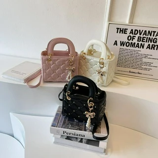 1 peça estilo feminino leve estilo luxuoso elegante cor sólida couro pu com estampa em formato de coração mini bolsa quadrada pequena bolsa feminina bolsa de ombro para viagens e férias