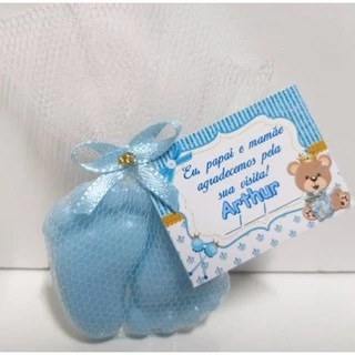 30 Lembrancinhas Pezinhos Azul de Sabonete no Tule+Tag Personalizado em Oferta na Shopee