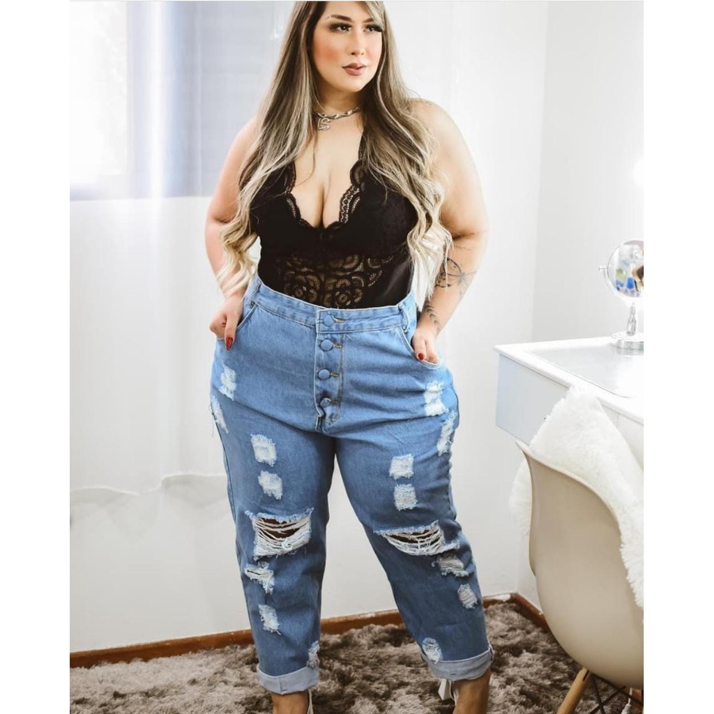 Calça Mom Jeans com Botões Frontais Curve & Plus Size Preto