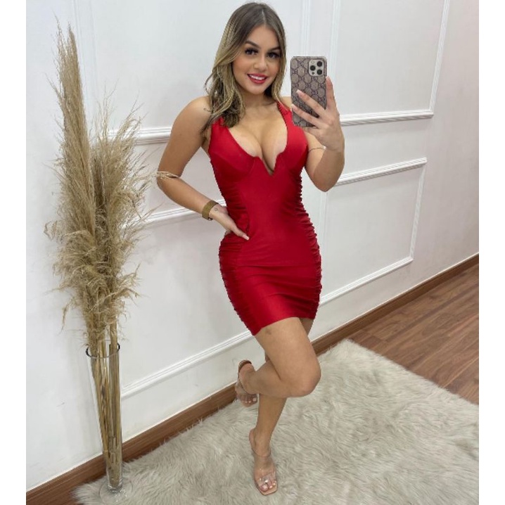 Vestido vermelho best sale com decote v