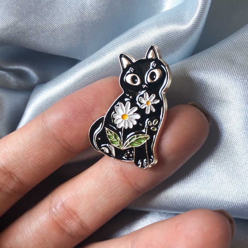 Pin Gato Preto Florido | Black cat daisy flowers flores margaridas daisies pins de lapela broche fofo