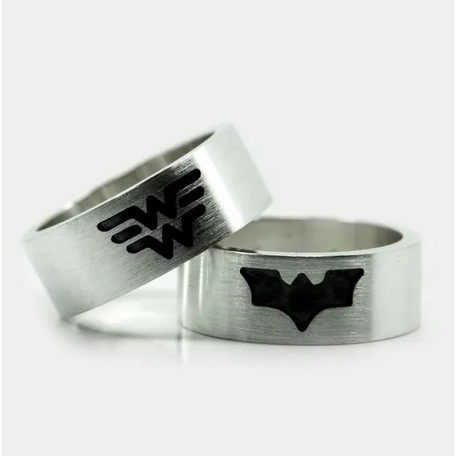 Aliança Casamento/Noivado ouro 18k - 10mm - personagens Batman e Mulher  Maravilha