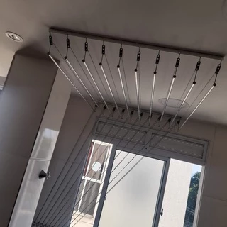 Varal de teto com 8 varetas individuais de 90cm