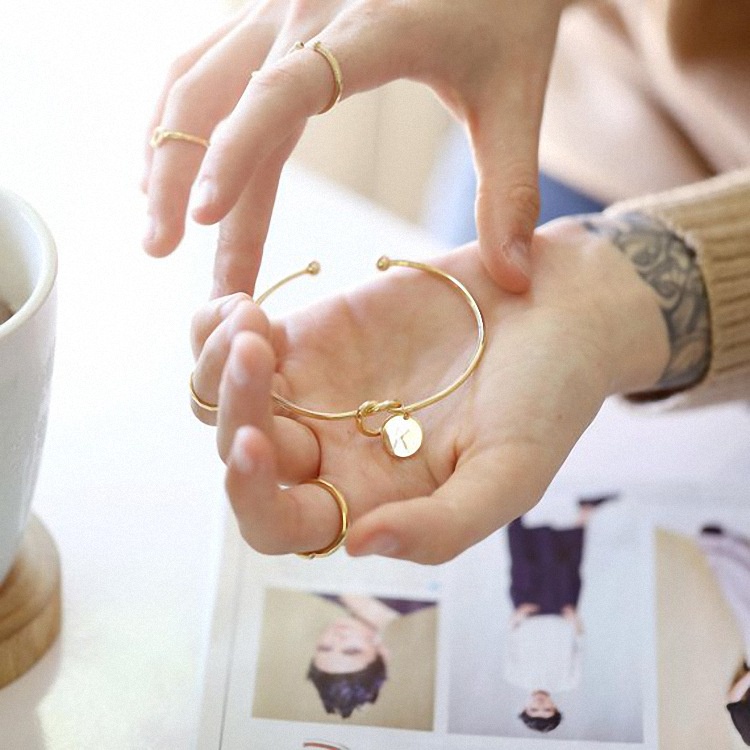 Louis Vuitton LV pulseira bracelete feminino e masculino banhado a ouro Aço  inoxidável grossa trançada letra joias de vintage acessórios joias de moda  S102 - Desconto no Preço