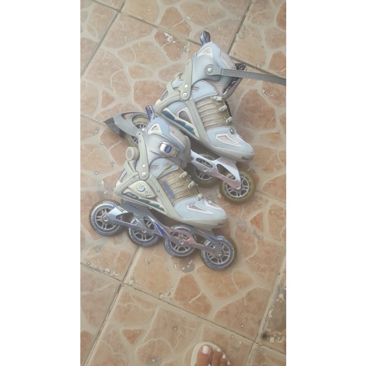 Ótimo Roller da marca RollerBlade + Kit segurança Shopee Brasil