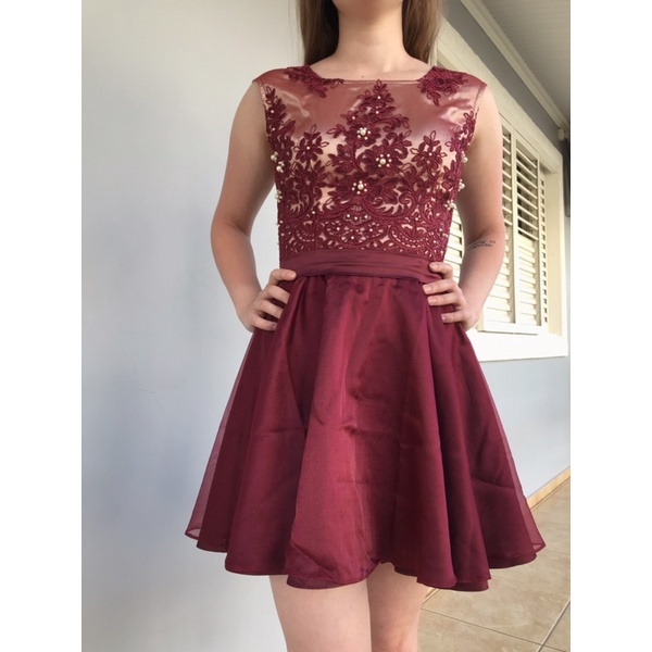 Vestidos de cetim com best sale renda curto