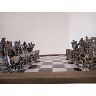 jogo de xadrez temático medieval mod 3 tabuleiro resina - Escorrega o Preço