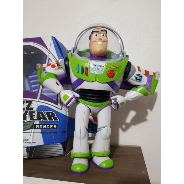 Buzz Lightyear Toy Story Signature Collection Português LEIA A