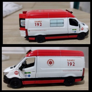 Ambulance du samu iveco 17cm 