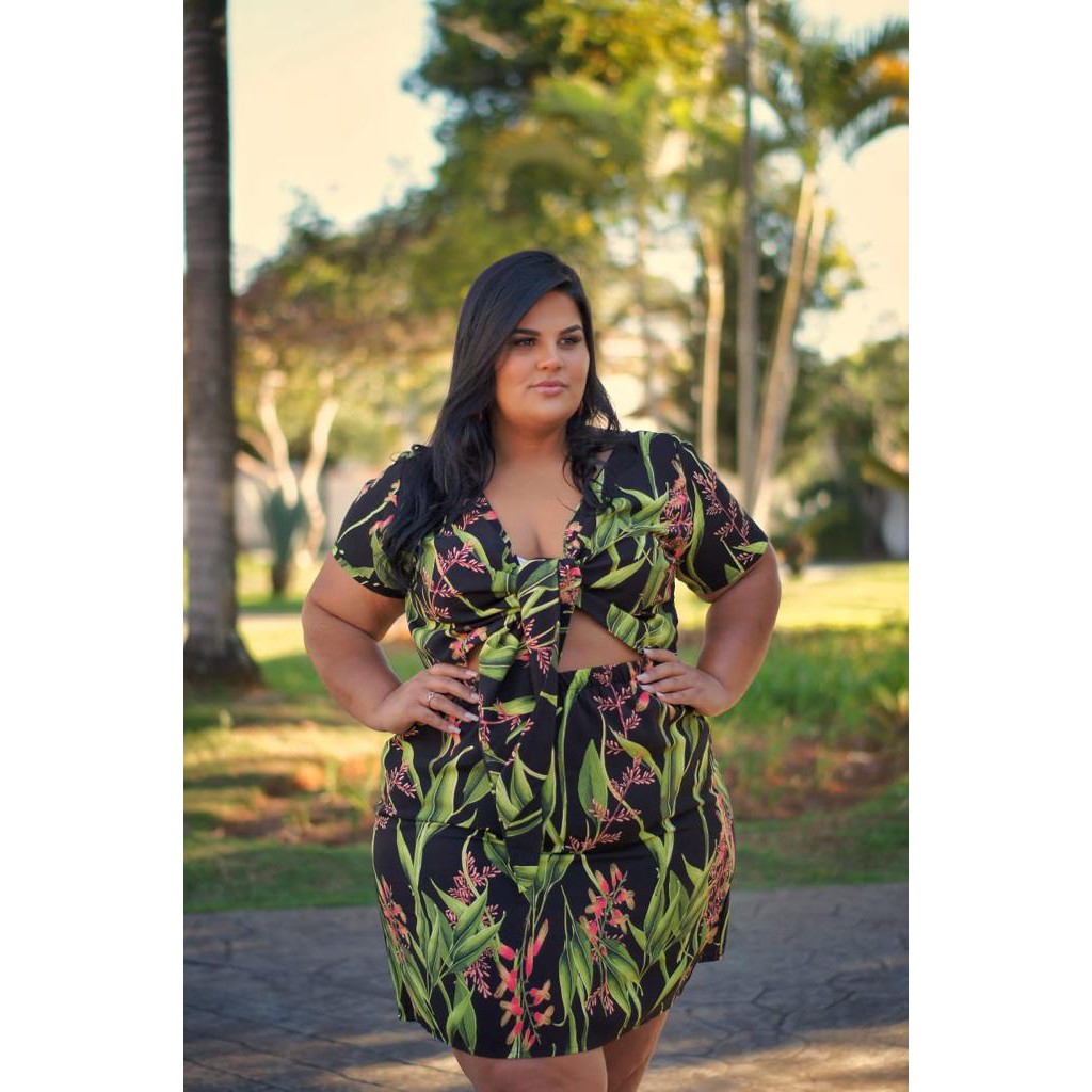 Vestido florido sales curto plus size