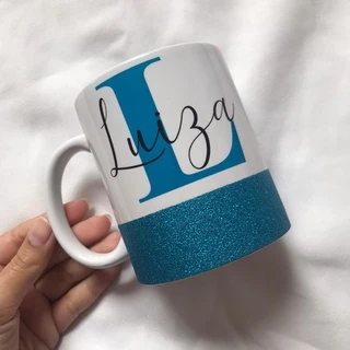 Caneca Com Base de Glitter Personalizada como Inicial e Nome + Frase, Desenho ou Signo no Verso.