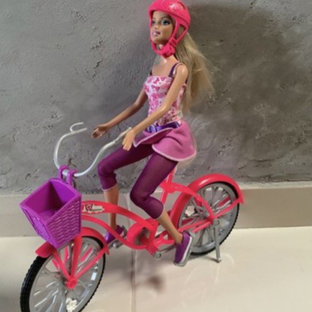 Barbie Ciclista c/ Acessórios - Ponto Fort