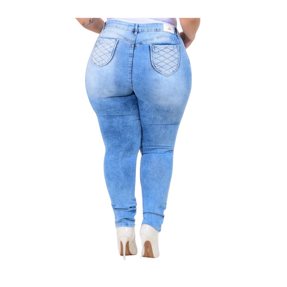 Calça Feminina Jeans Plus Size clara detalhe bolsos