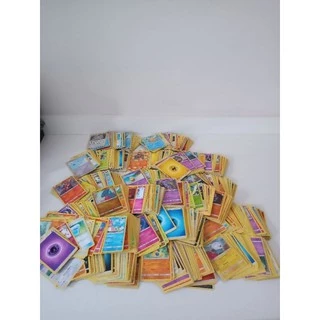 Lotinho com 900 cartas pokemon