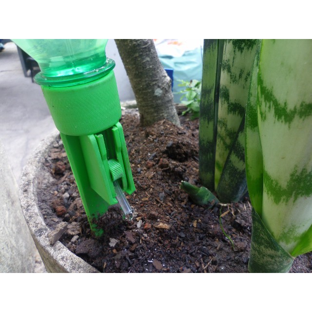 4 unidades- Gotejador de água para plantas adaptado em garrafa pet com rosca. irrigador sustentável