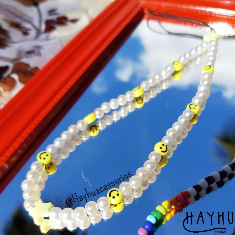 Strap Phone, charm para celular com smile amarelo - carinha feliz