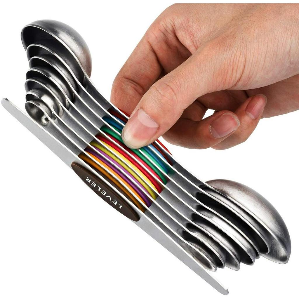 Colher de medição magnética Conjunto de 8 peças Conjunto de aço inoxidável empilhável de dupla face encravada Colher de chá e S